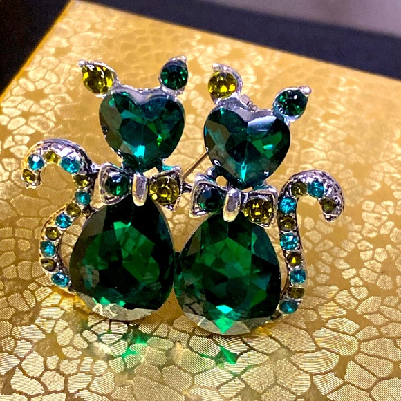 “Cat Couple” Brooch Emerald Green Color Hearts - Picture 3 of 5
